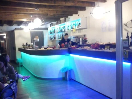 Arredamento bar Bergamo Milano Brescia