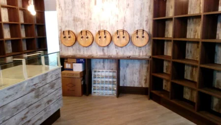 Arredamento negozio per enoteca food Milano Bergamo Brescia Monza Brianza Lecco provincia