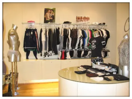 Arredamento Negozio abbigliamento Arredamento Negozio abbigliamento Milano Bergamo Brescia Monza Brianza Lecco Pavia Cremona Crema
